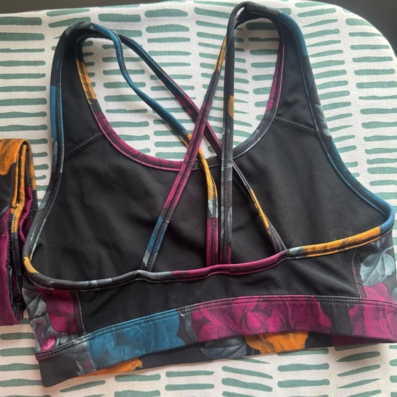 Nike  Floral Leggings - top (set)-XS - Picture 2 of 5